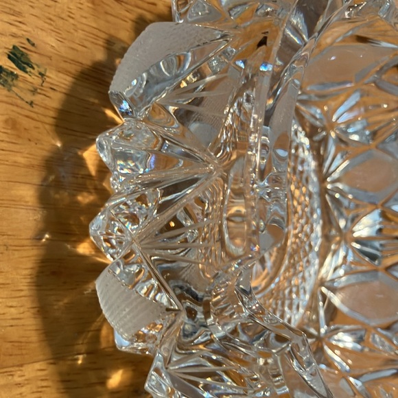 Beautiful n heavy weight American crystal with frosted diamonds. Perfect - Picture 4 of 10